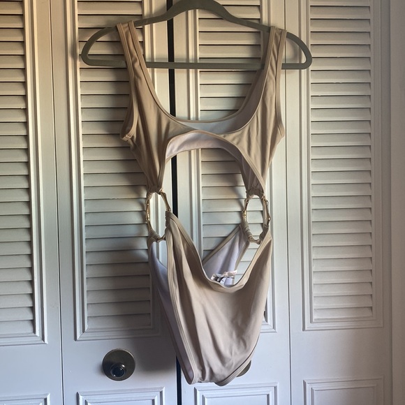 PLT 1 piece cut out swimsuit - Picture 6 of 8
